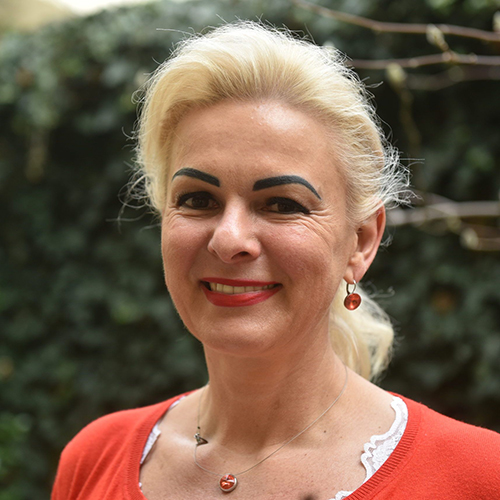 Dr. Halmos Mária